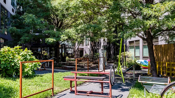 Rented by Nooklyn NYC LLC | media 67