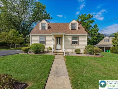 230 College Dr, Allentown, PA, 18104