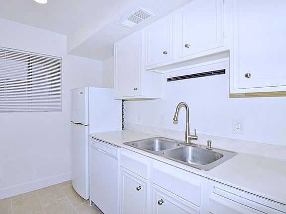 5th image of 1050 E Ramon Rd Unit 126