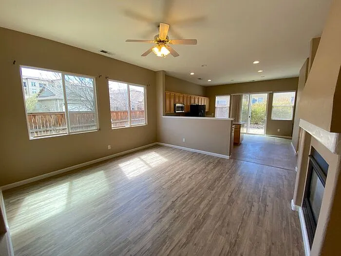 10595 Bliss Ct — Photo 3