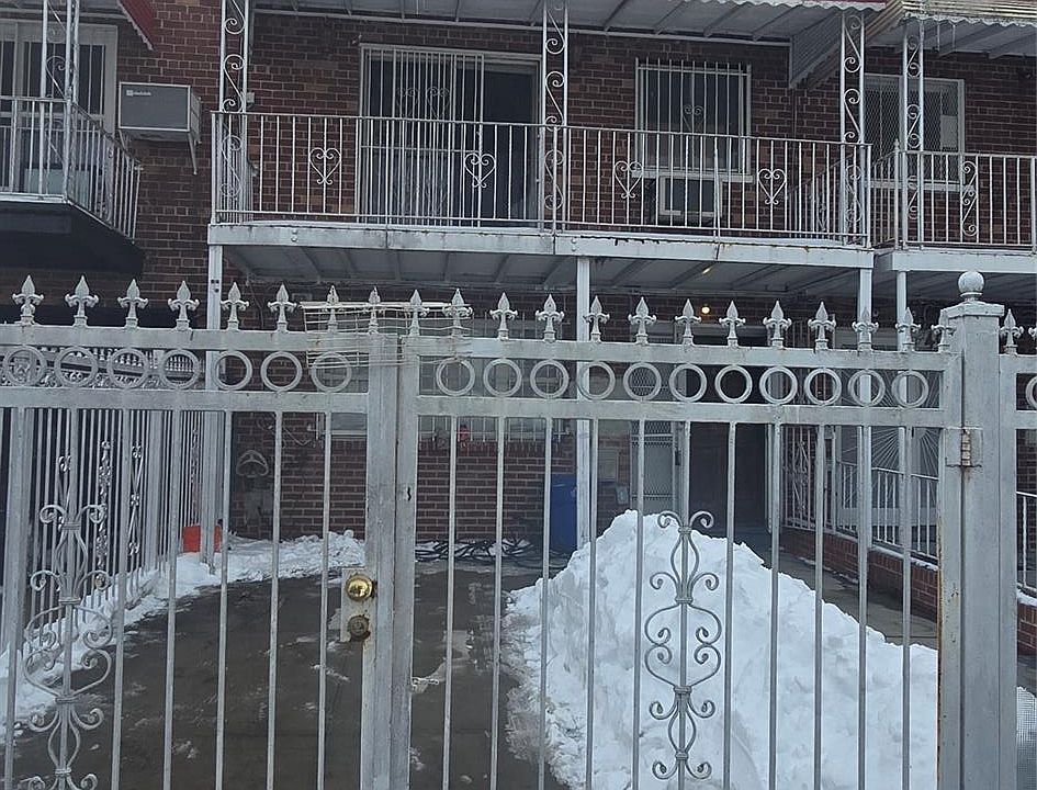 1st image of 405 Saint Lawrence Avenue