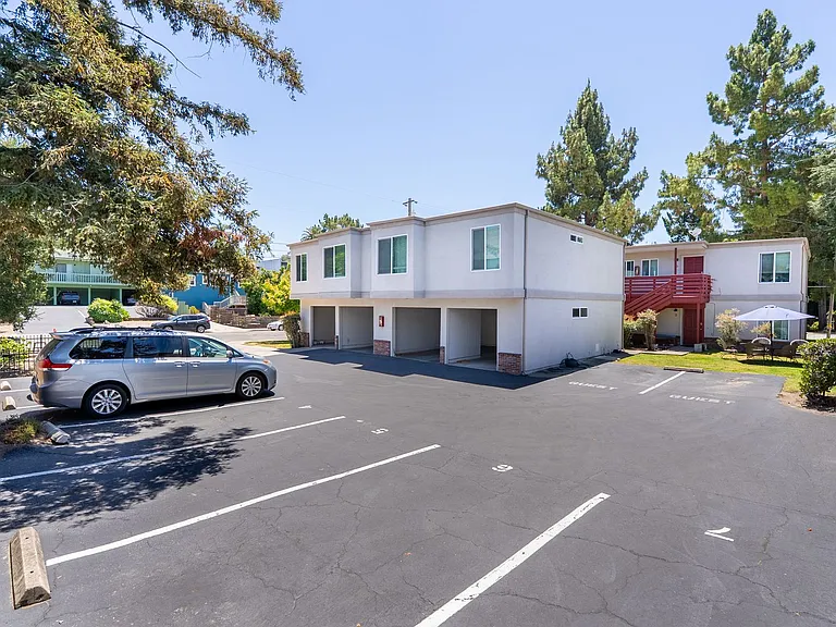 1100 Leff Street — Photo 27