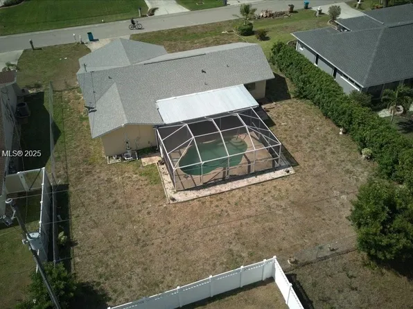 915 SE 20th St, Cape Coral, FL 33990