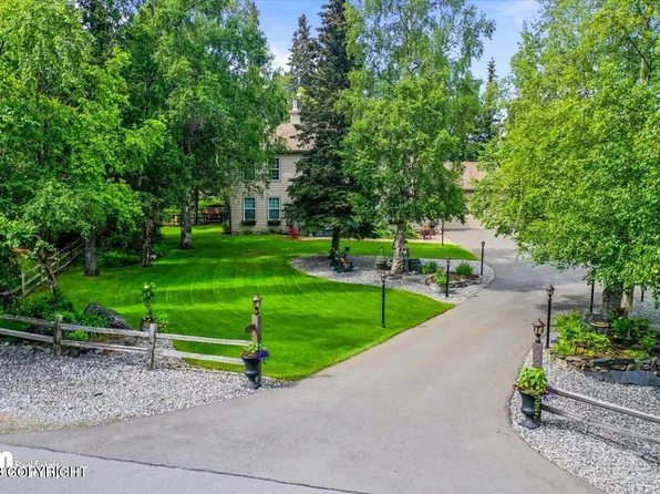 5800 Alpine Woods Dr, Anchorage, AK 99516
