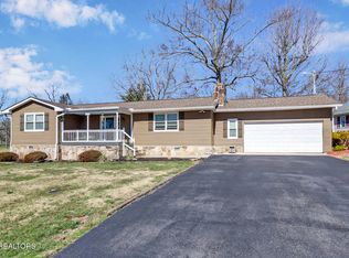 1024 Ridley Dr, Crossville, TN 38572