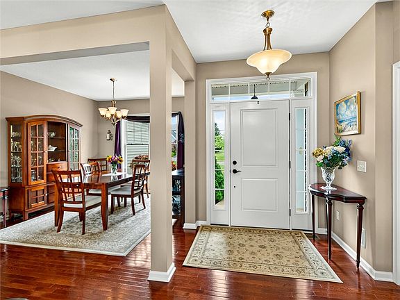 5th image of 28 Copper Beech Run
