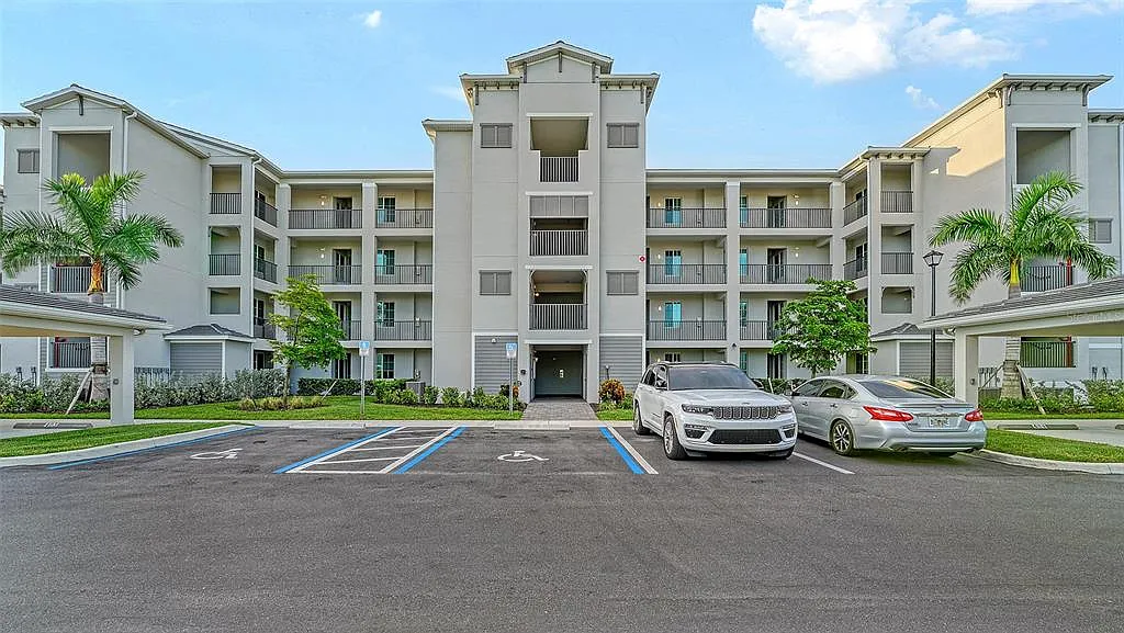 2 bed, 2.0 bath, 1149 sqft, $6,000 — Photo 2
