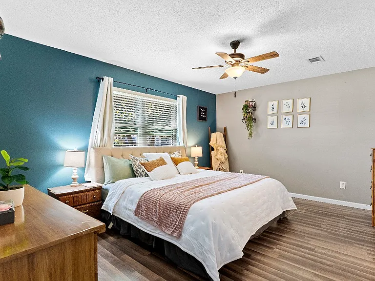 206 Seville Cir — Photo 10