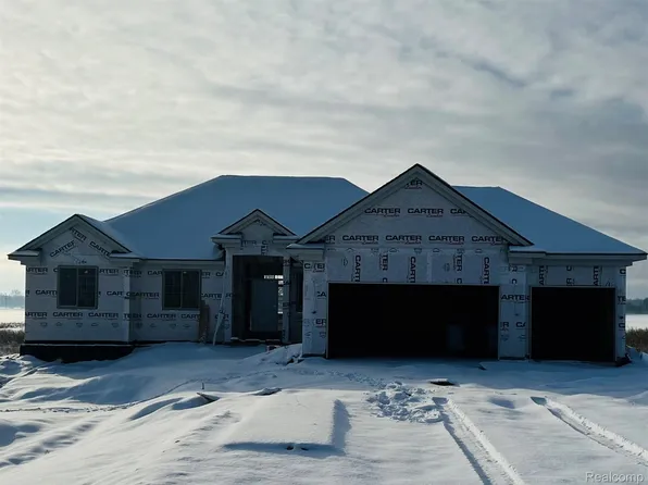 7120 Dryden Rd, Almont, MI 48003