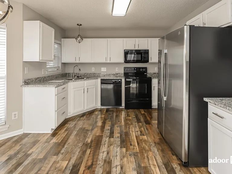 9609 Kenneth Oren Dr — Photo 3