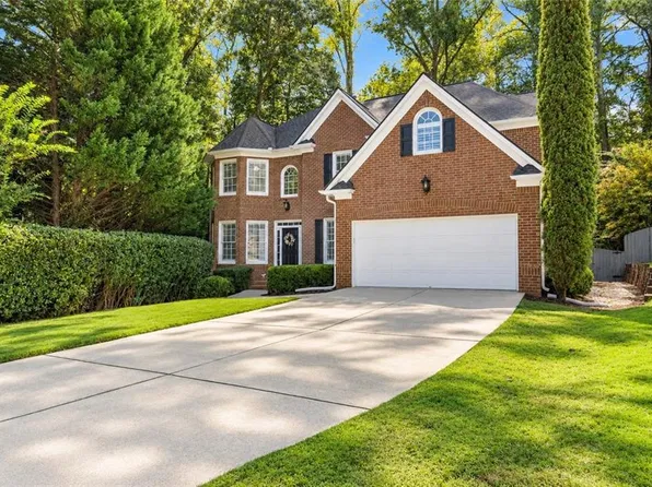 135 Lynwood Dr, Roswell, GA 30075