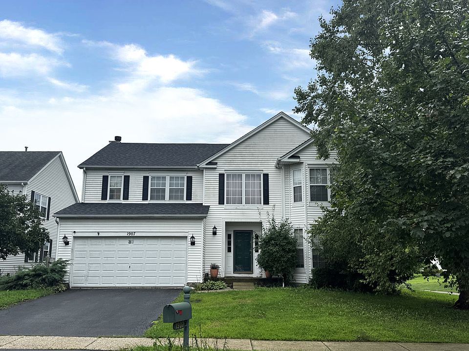 1st image of 1907 Ridgemoor Dr
