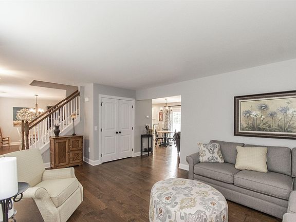 5th image of 1718 Lions Dr