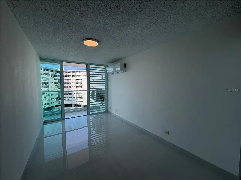 Building Photo - 670 McKinley #9