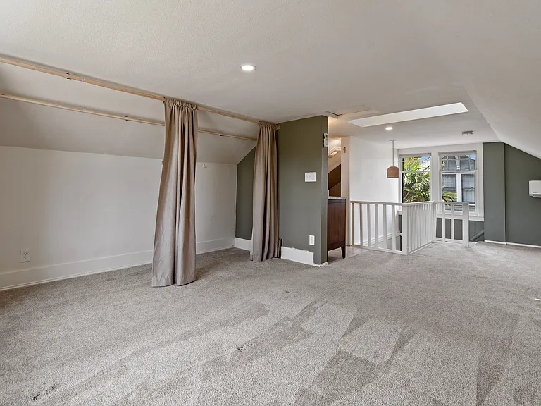 1102 N Anderson St — Photo 8
