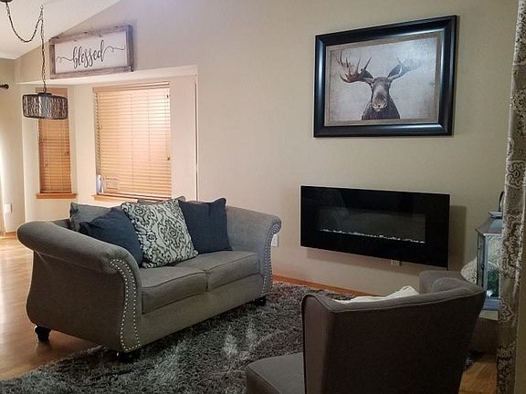 3rd image of 1505 W Basswood Dr