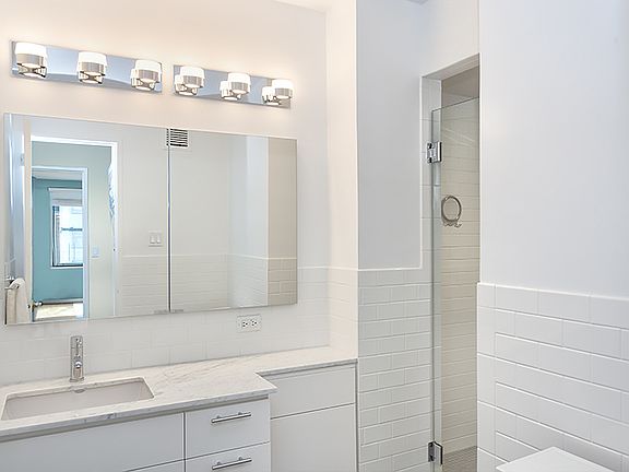3rd image of 225 E 57th St APT 7F