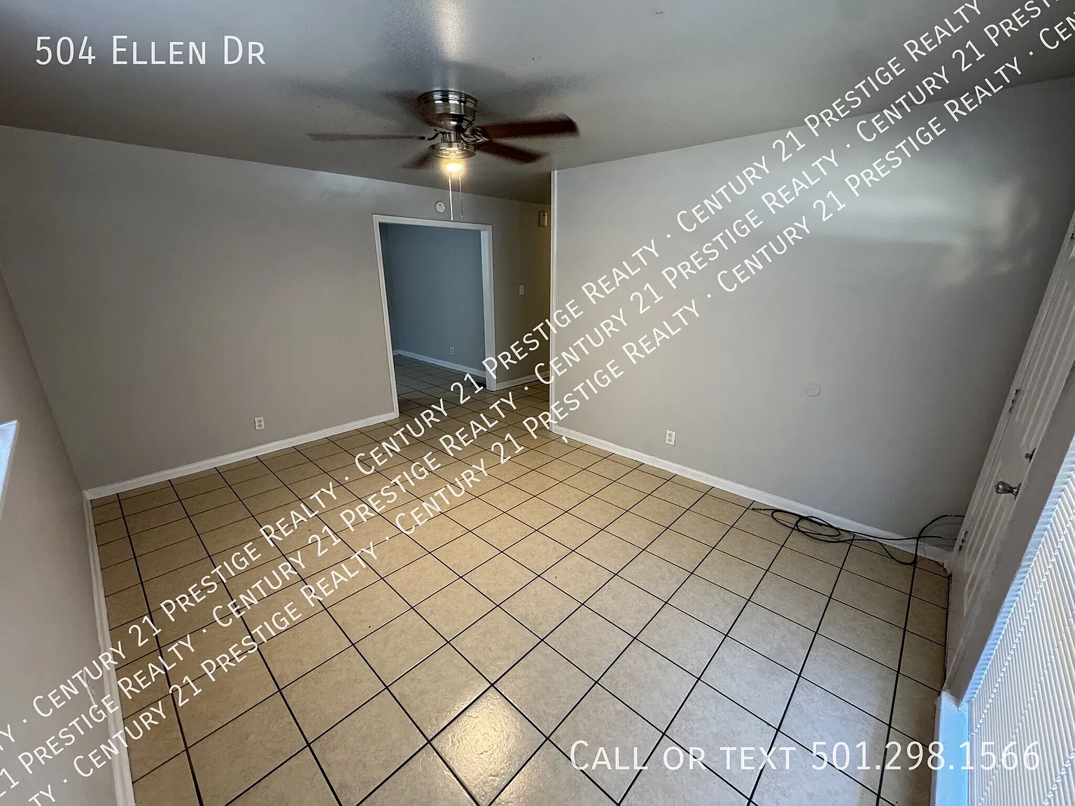 3 bed, 900 sqft, $975 — Photo 2