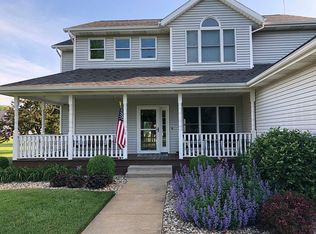 4640 E Country Cove Dr, Syracuse, IN