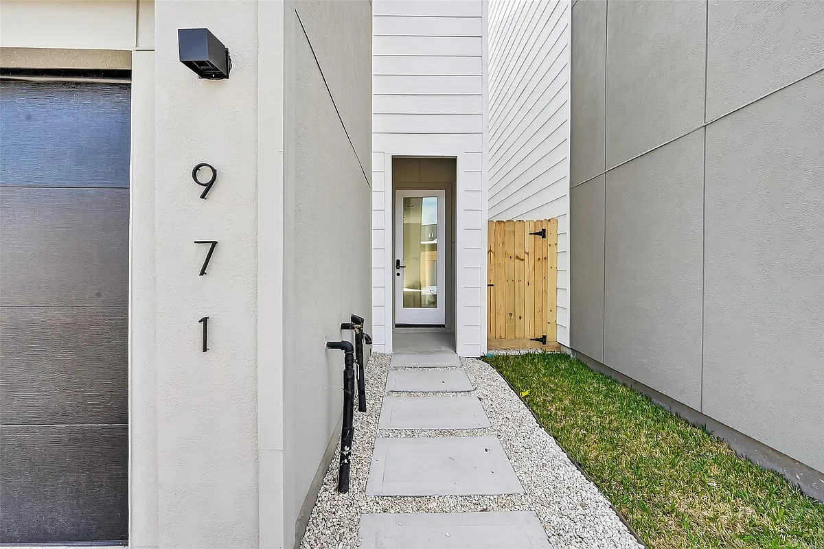 Building Photo - 971 Highland Light Ln