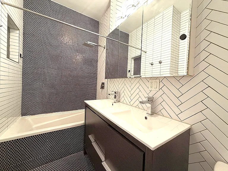 285 Bleecker St #1R — Photo 18