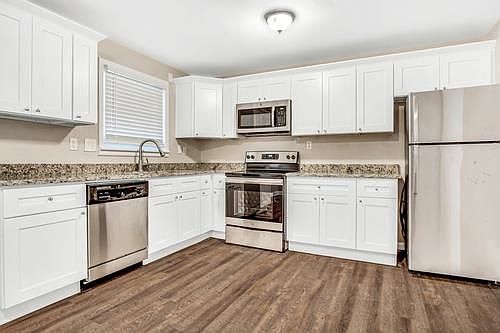 4th image of 2330 Dorsey Ave