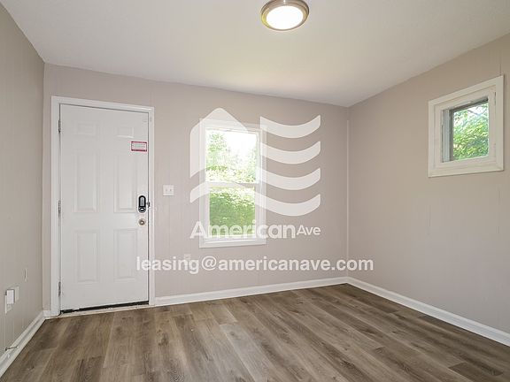 1062264_002_front_entrance_3.jpg