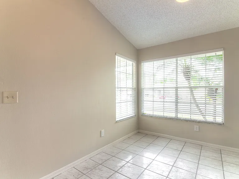 1247 Holly Springs Cir — Photo 5