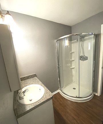 5th image of 123 Harwood Dr #1