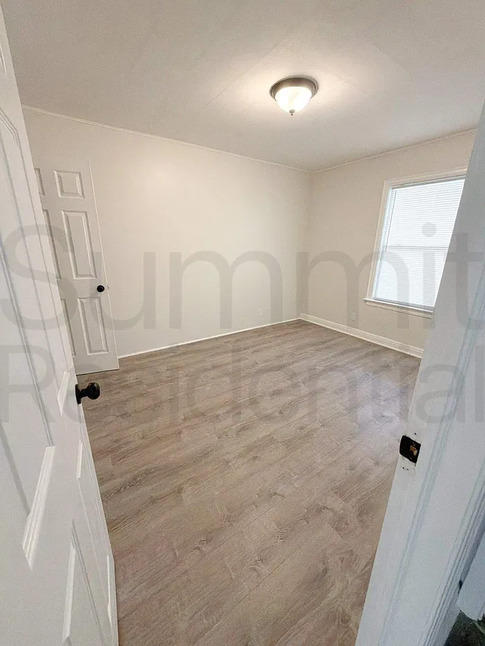 2 bed, 1.0 bath, 657 sqft, $1,145 — Photo 2