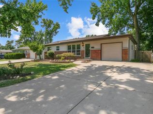 612 Lynn Haven Ln, Hazelwood, MO 63042