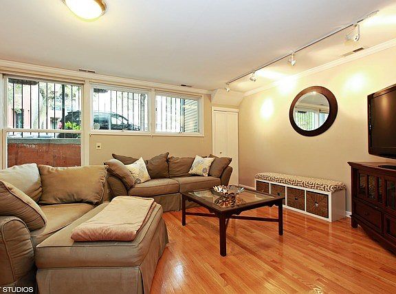2nd image of 2302 N Leavitt St #1