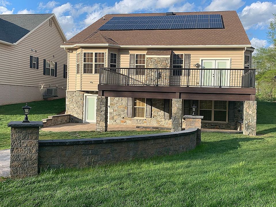 2nd image of 210 Savannah Dr