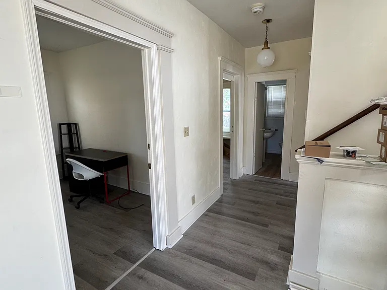 130 Roosevelt Ave #5 — Photo 8