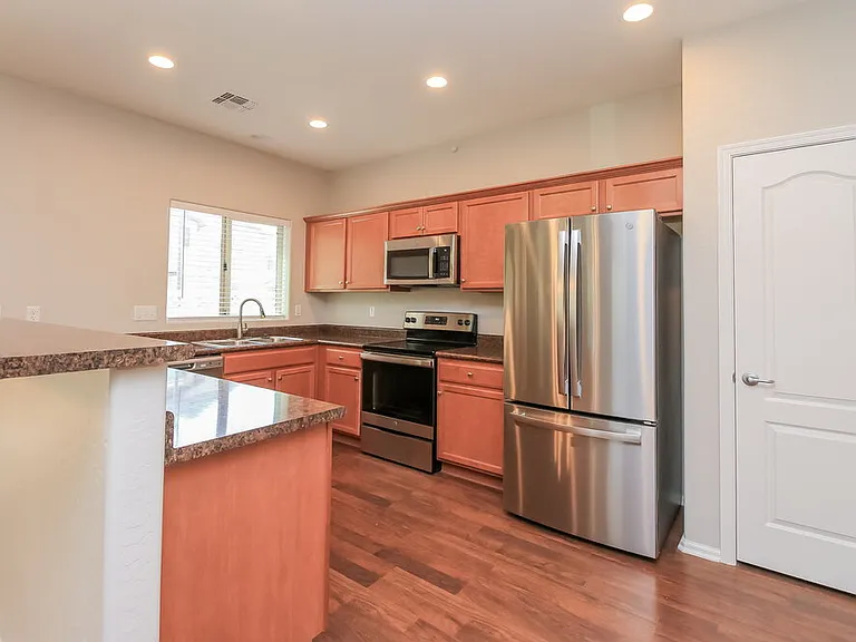 899 S Pheasant Dr — Photo 8