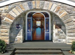 702 Steamboat Rd, Greenwich, CT 06830