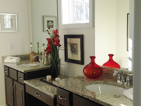 5th image of 230 Pepin Pl