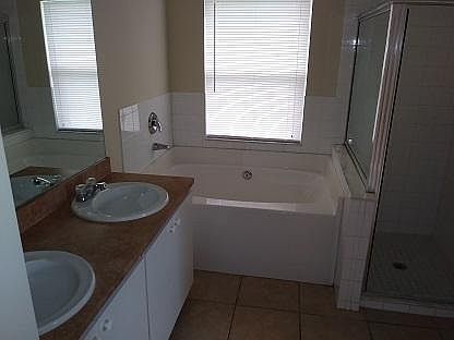 2nd image of 1219 Wells Ave