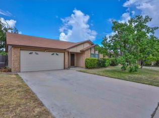 107 E Blancas Dr, Copperas Cove, TX 76522