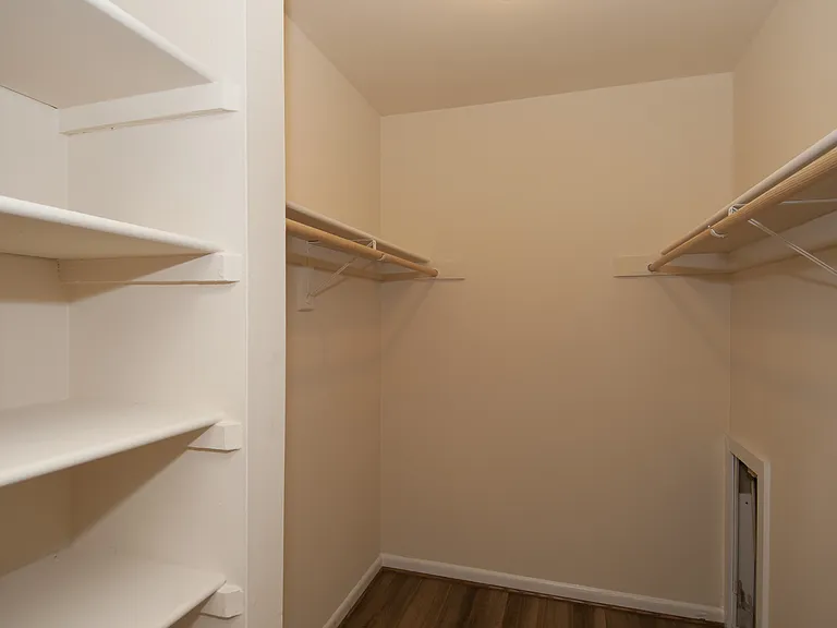 Chestnut Apartments — Photo 17