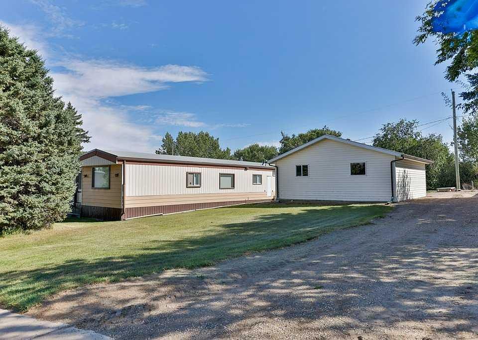 1st image of 204 1st St N