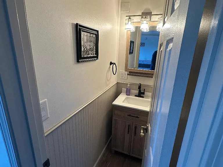 207 E Bobby Gerald Pkwy #B — Photo 3
