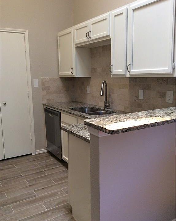 1st image of 6405 Valleybrooke Ct