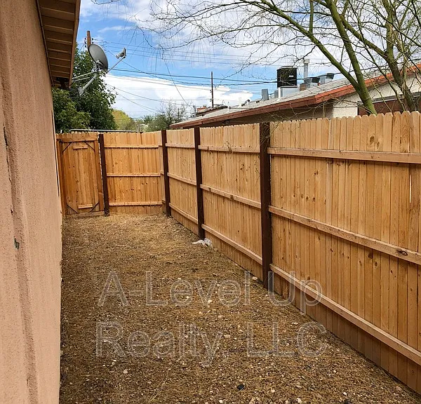 1980 N Tyndall Ave #1A — Photo 21