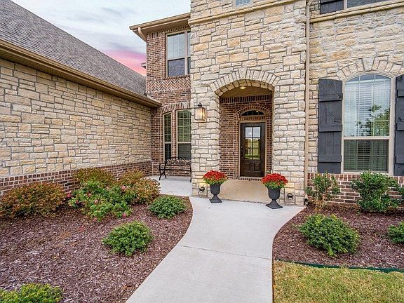 2nd image of 1301 Birkshire Ct
