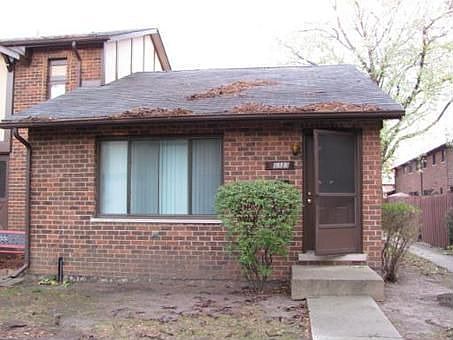 1st image of 1S313 Windsor Ln