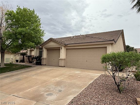 2nd image of 1081 Las Palmas Entrada Ave