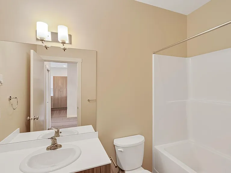 1085 Goldstream Ave — Photo 35
