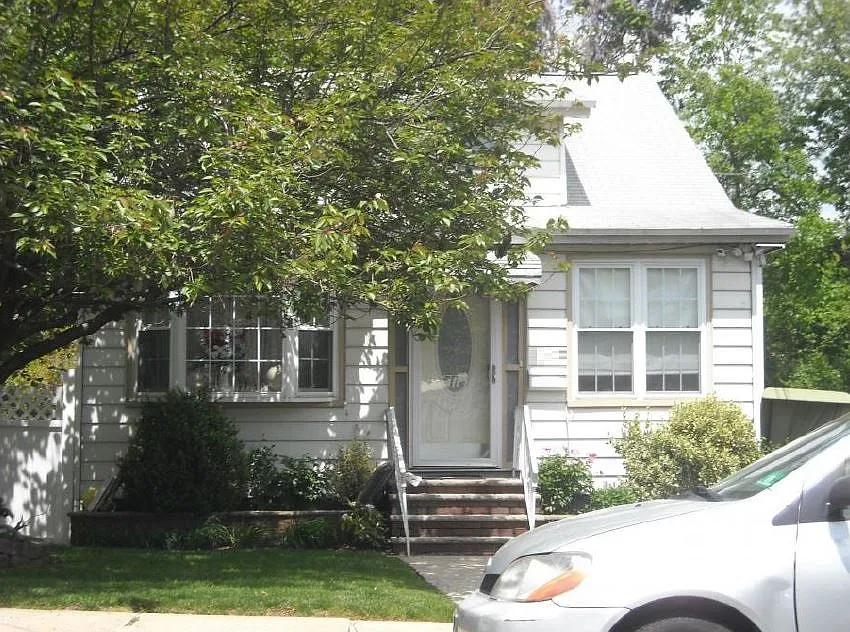 248 Winfield Ter photo 1