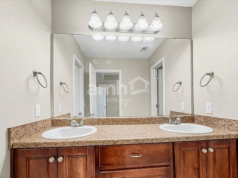 133 Ohara Dr — Photo 11